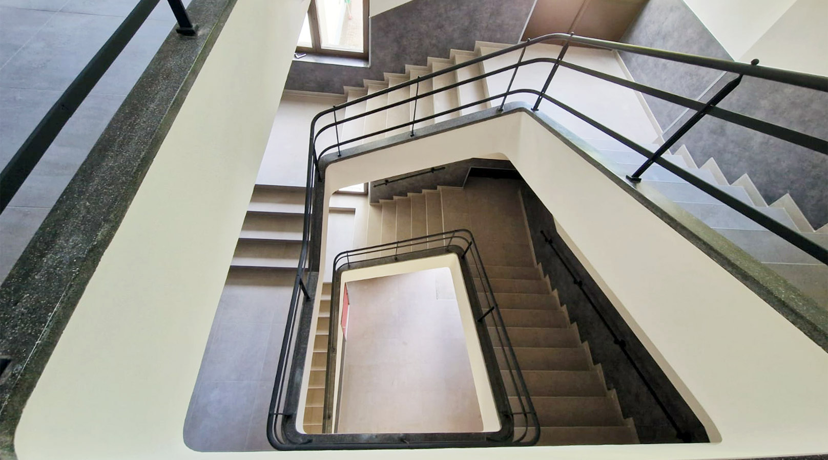 IRC Rénovation -  Sacré-Cœur — Cage d’escalier